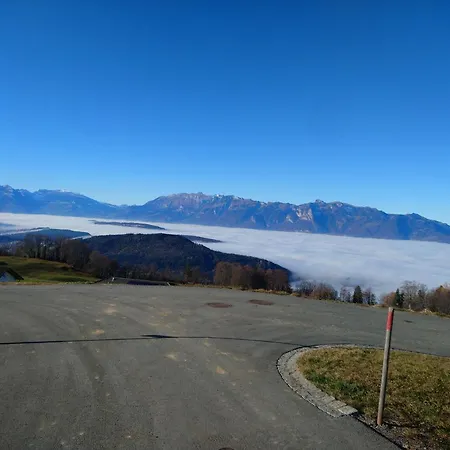 Krone בית הארחה Ubersaxen