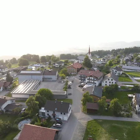 Krone בית הארחה Ubersaxen