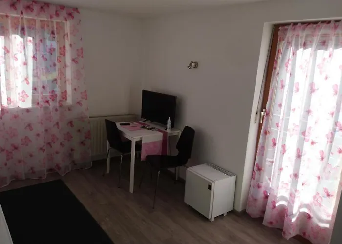 Gasthaus Krone Guest house Ubersaxen